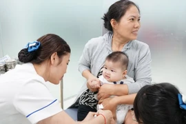 Inauguran en Hanoi mayor centro de vacunación del país