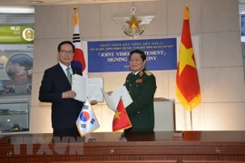 Vietnam y Sudcorea firman declaración conjunta de cooperación en defensa hasta 2030