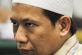 Fiscales indonesios exigen pena capital para líder de grupo yihadista JAD 