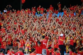 Fanáticos de fútbol vietnamitas confían en victoria final del equipo nacional en Copa AFF Suzuki