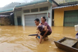 Inundaciones provocan graves pérdidas humanas y materiales en Vietnam