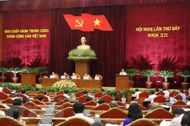 Comité Central del Partido Comunista de Vietnam prosigue análisis de labores de los cuadros 