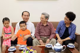 Presidente de Vietnam recorre Ciudad Ho Chi Minh en vísperas del Tet