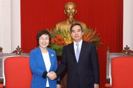 Jefe de Comisión Económica del Partido Comunista de Vietnam recibe a presidenta de KOICA