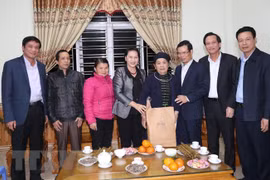 Presidenta del Parlamento felicita a pobladores de Ha Giang en ocasión del Tet