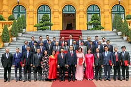 Presidente de Vietnam insta a fortalecer diplomacia económica 