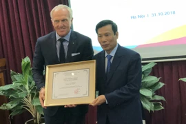 Legendario golfista Greg Norman se convierte en embajador turístico de Vietnam 