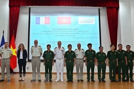 Vietnam y Francia fomentan cooperación en defensa