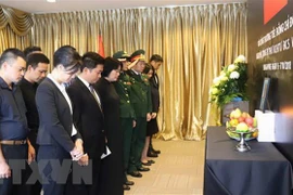 Ceremonias memoriales al exsecretario general Do Muoi en Asia