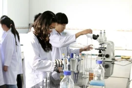 Vietnamitas ganan premios en Concurso Internacional de Ciencias e Ingeniería ISEF 2018