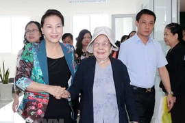 Presidenta del Parlamento vietnamita dialoga con votantes de ciudad de Can Tho