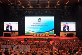 Cumbres GMC6 y CLV10: empresarios debaten sobre desarrollo y oportunidades de conexión en futuro