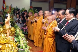 Budistas en Vietnam celebran Día de Vesak 2562