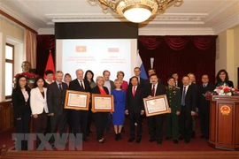 Tres universidades rusas reciben Orden de Amistad de Vietnam 