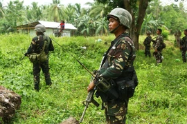 Militares de Filipinas ultiman a dos portadores de bomba casera