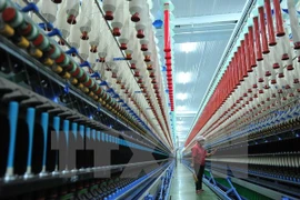 Premier vietnamita fija meta de crecimiento económico de 6,7 por ciento en 2018