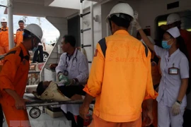 Trasladan a tiempo a pescador enfermo a tierra firme para tratamiento médico