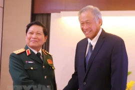Vietnam robustece lazos en defensa con Nueva Zelanda, Reino Unido y Singapur 