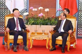 Premier vietnamita recibe al presidente ejecutivo del Foro Económico Mundial 