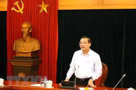 Ministro vietnamita de Ciencia y Tecnología recibe al presidente ejecutivo del Foro Económico Mundial