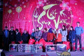 Comunidad vietnamita en Camboya y Reino Unido celebran el Tet tradicional