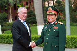  Vietnam y Estados Unidos se empeñan en intensificar lazos en defensa
