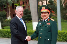  Vietnam y Estados Unidos se empeñan en intensificar lazos en defensa