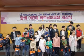 Abren clases de idioma vietnamita para niños de familias Vietnam-Sudcorea