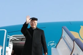 Secretario general del PCV parte de Hanoi para visita oficial a Francia 