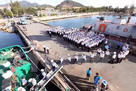 Entrega de regalos del Tet: muestra de afecto dedicado al archipiélago de Truong Sa