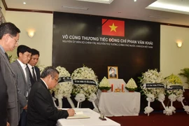 Continúan actos en honor de Phan Van Khai en numerosos países 