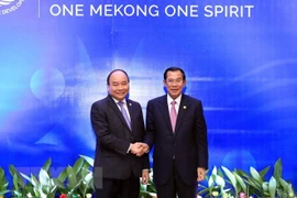 Premieres de Vietnam y Camboya se reúnen en marco de Cumbre de MRC