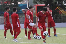 Selección de fútbol de Vietnam se prepara para el duelo con Siria este lunes en juegos continentales