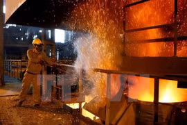 Empresas sudcoreanas buscan invertir en grupo vietnamita de Hoa Phat 