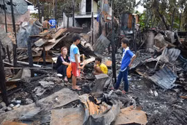 Comunidad vietnamita en Camboya ayuda a víctimas de incendio