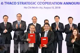 Premier de Vietnam alienta a las empresas a cooperar para modernizar la agricultura