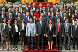Presidente vietnamita insta a consejeros comerciales a trabajar de forma activa