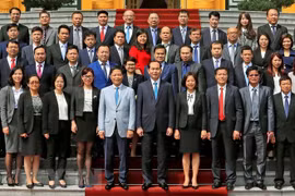 Presidente vietnamita insta a consejeros comerciales a trabajar de forma activa