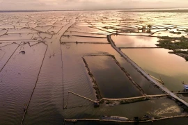 Vasta laguna Chuon en Hue