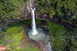 Cascada prístina de Lieng Nung en Vietnam