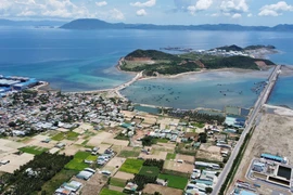 Van Phong, centro económico marítimo en costa central del sur de Vietnam