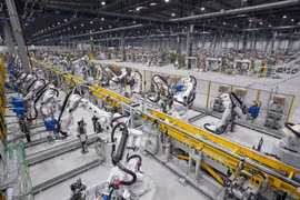 Vietnam se esfuerza por garantizar bienestar social y promover el crecimiento económico