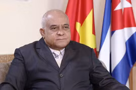 Embajador cubano: Resultados económicos de Vietnam merecen reconocimiento