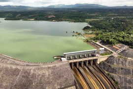 Majestuosa imagen de la central hidroeléctrica de Ialy