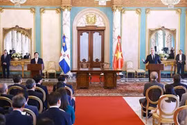 El primer ministro vietnamita, Pham Minh Chinh, y el presidente de República Dominicana, Luis Abinader Corona, presidieron la conferencia de prensa conjunta tras sus conversaciones (Fuente: VNA)