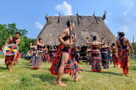 Guol – casa sagrada del pueblo de Co Tu en provincia de Quang Nam