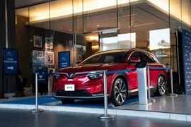 Fabricante vietnamita VinFast continúa presentando automóviles eléctricos en Estados Unidos 
