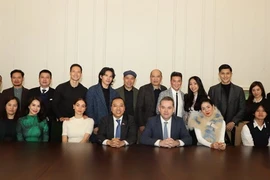 Promueven Vietnam y Reino Unido relaciones bilaterales