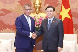 Máximo dirigente legislativo de Vietnam recibe al presidente de la COP 26