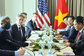 Canciller vietnamita asiste al 29º Foro Regional de ASEAN 